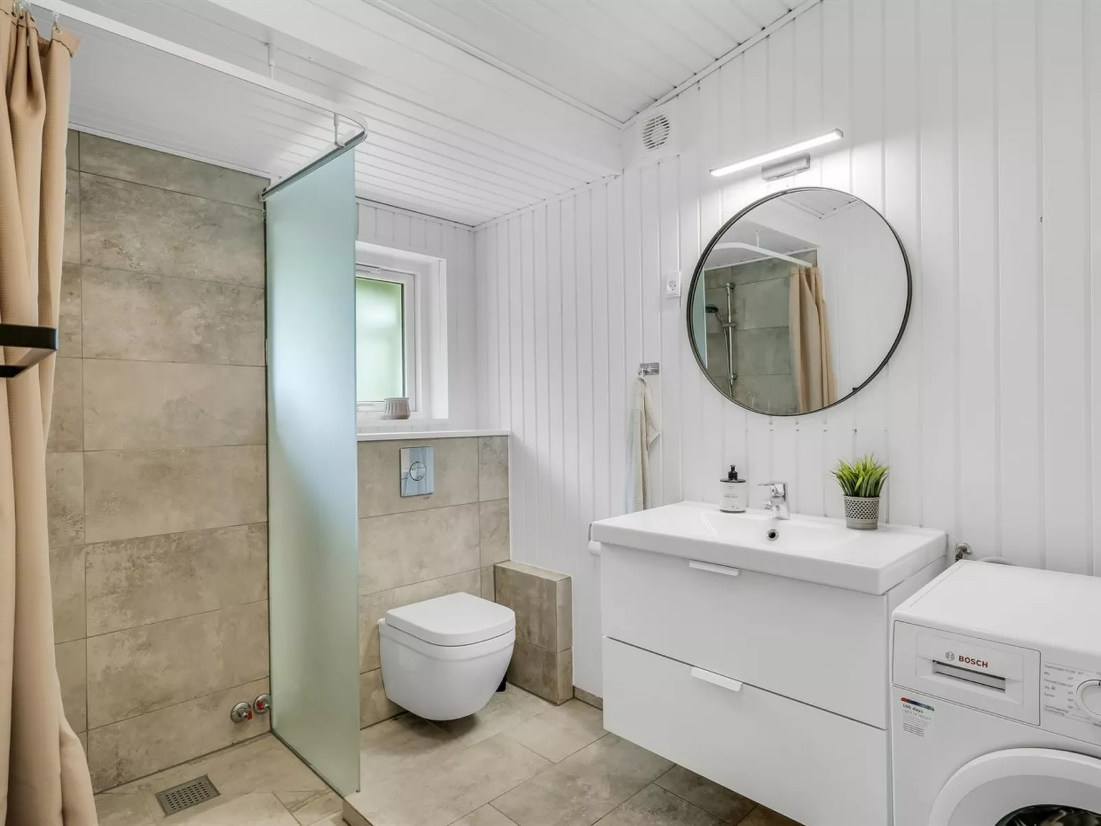 "Elmira" - 555m from the sea-Dedans