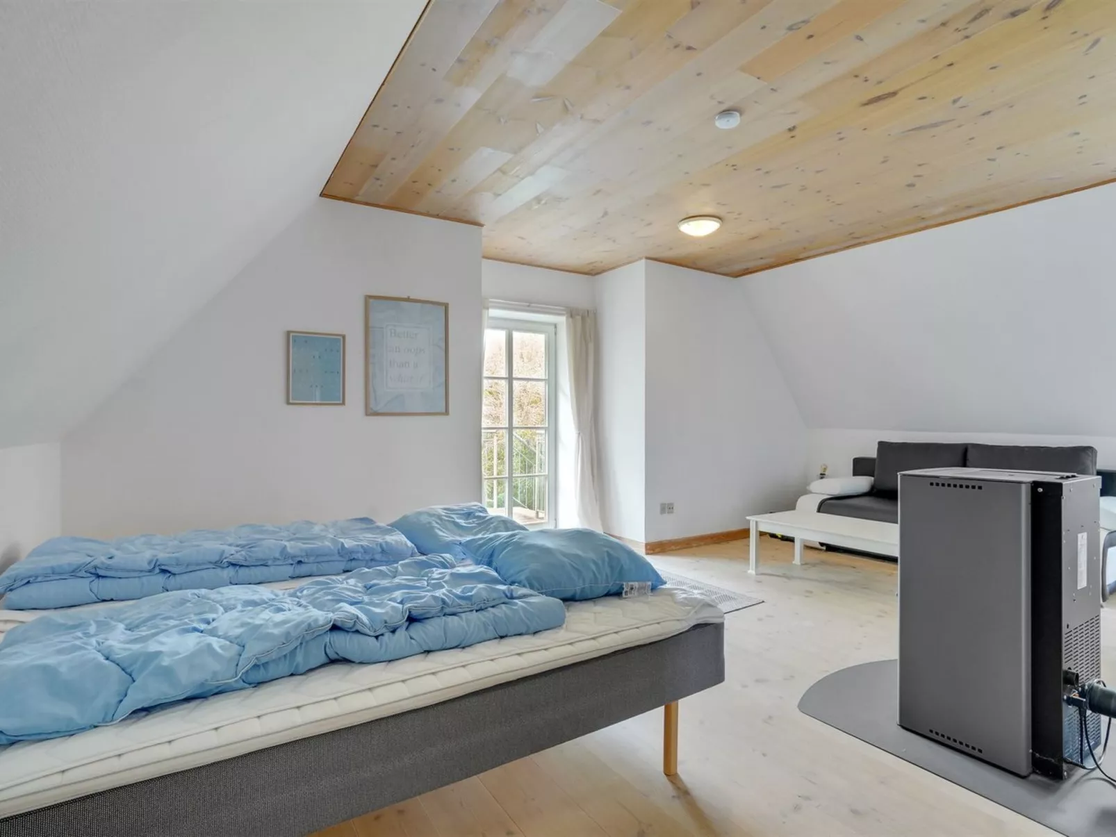 "Knut" - 10km from the sea-Inside