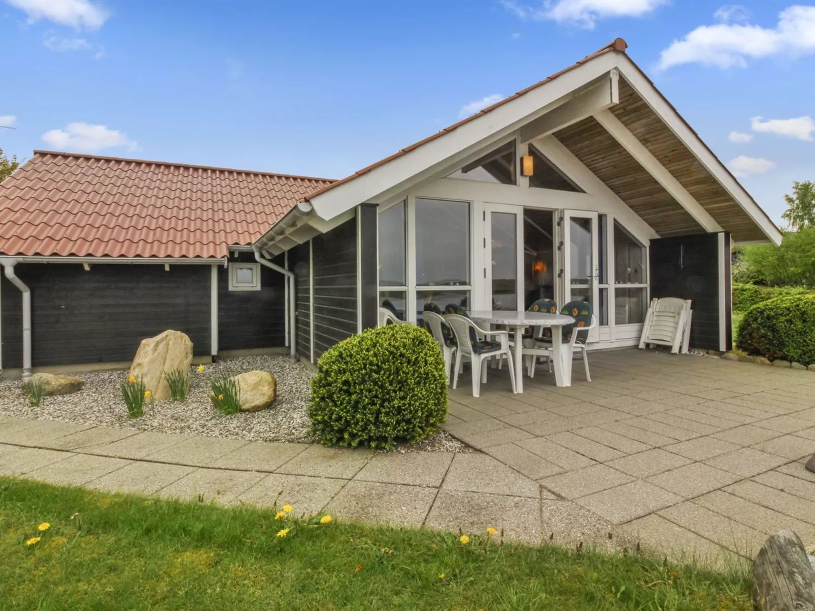 "Pirkka" - 50m to the fjord-Outside