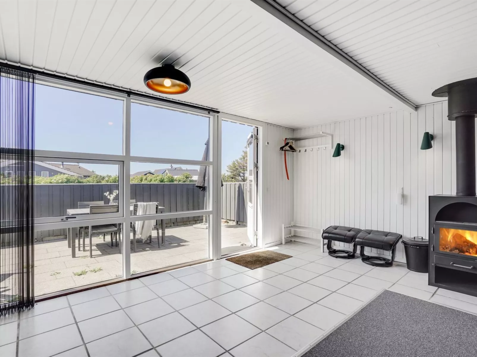 "Biarni" - 300m from the sea-Drinnen