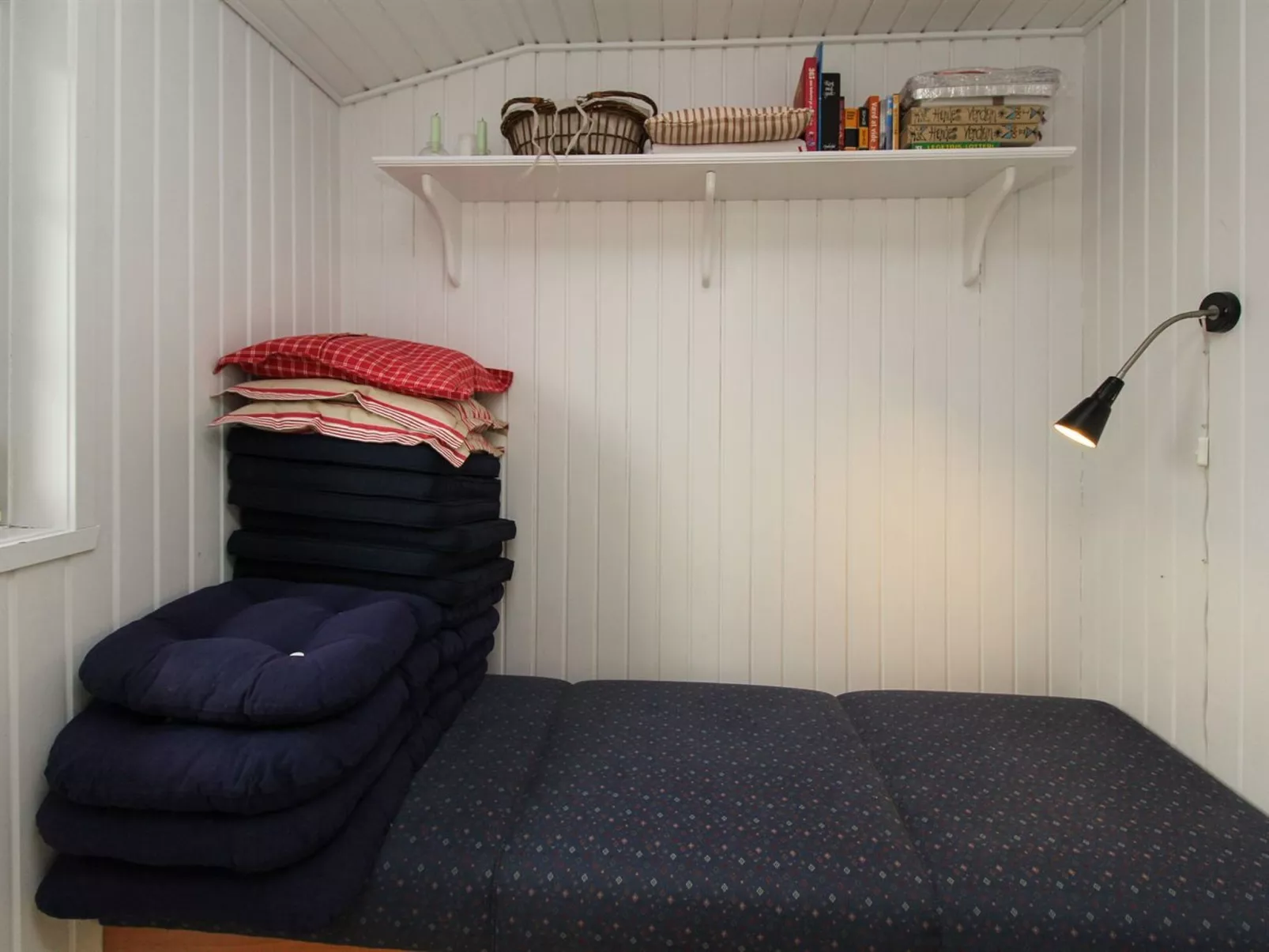 "Jenson" - 75m from the sea-Inside