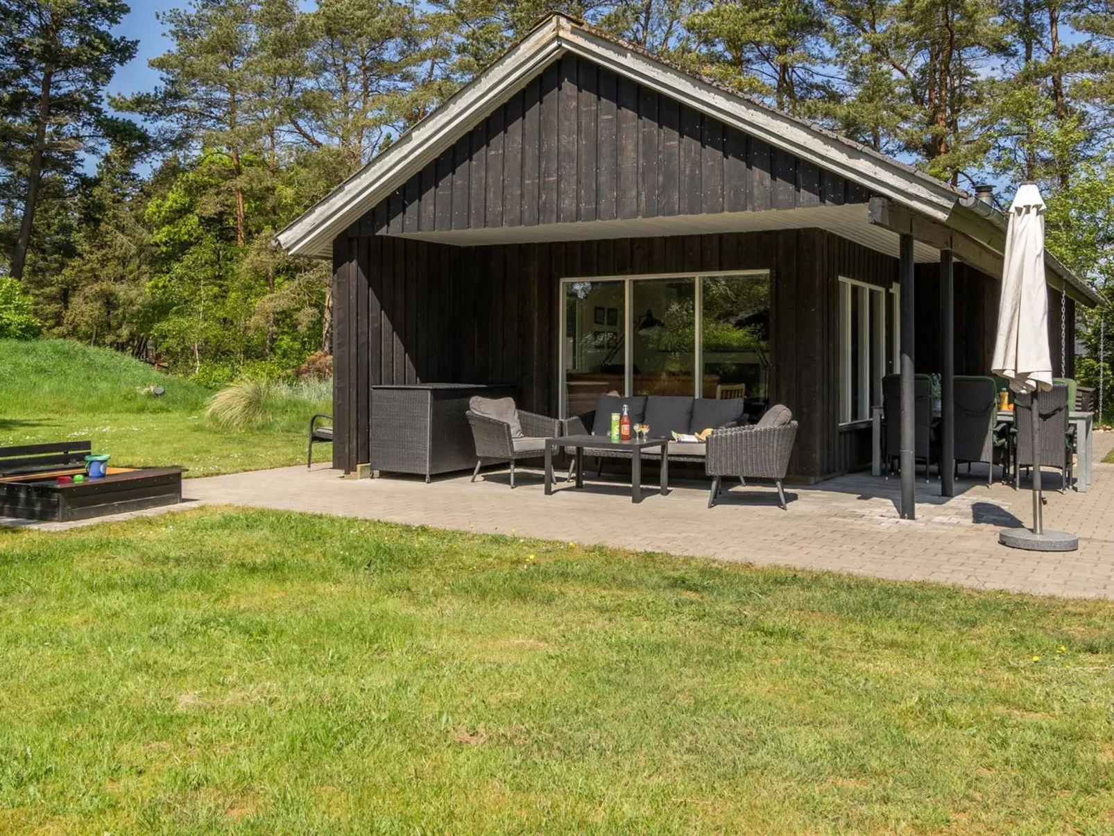 "Elny" - 500m to the fjord-Outside