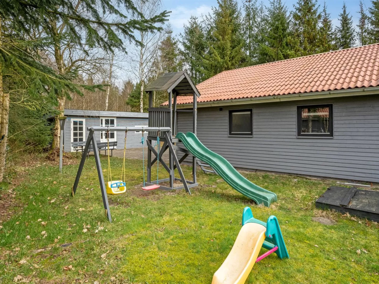 "Anine" - 200m to the fjord-Outside