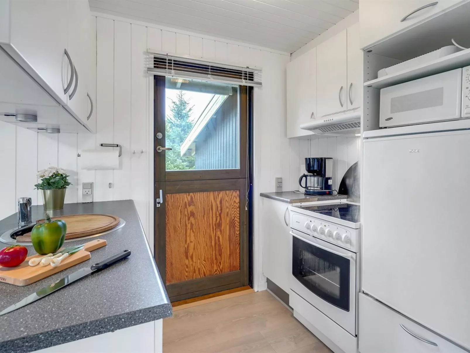 "Aileen" - 900m from the sea-Inside