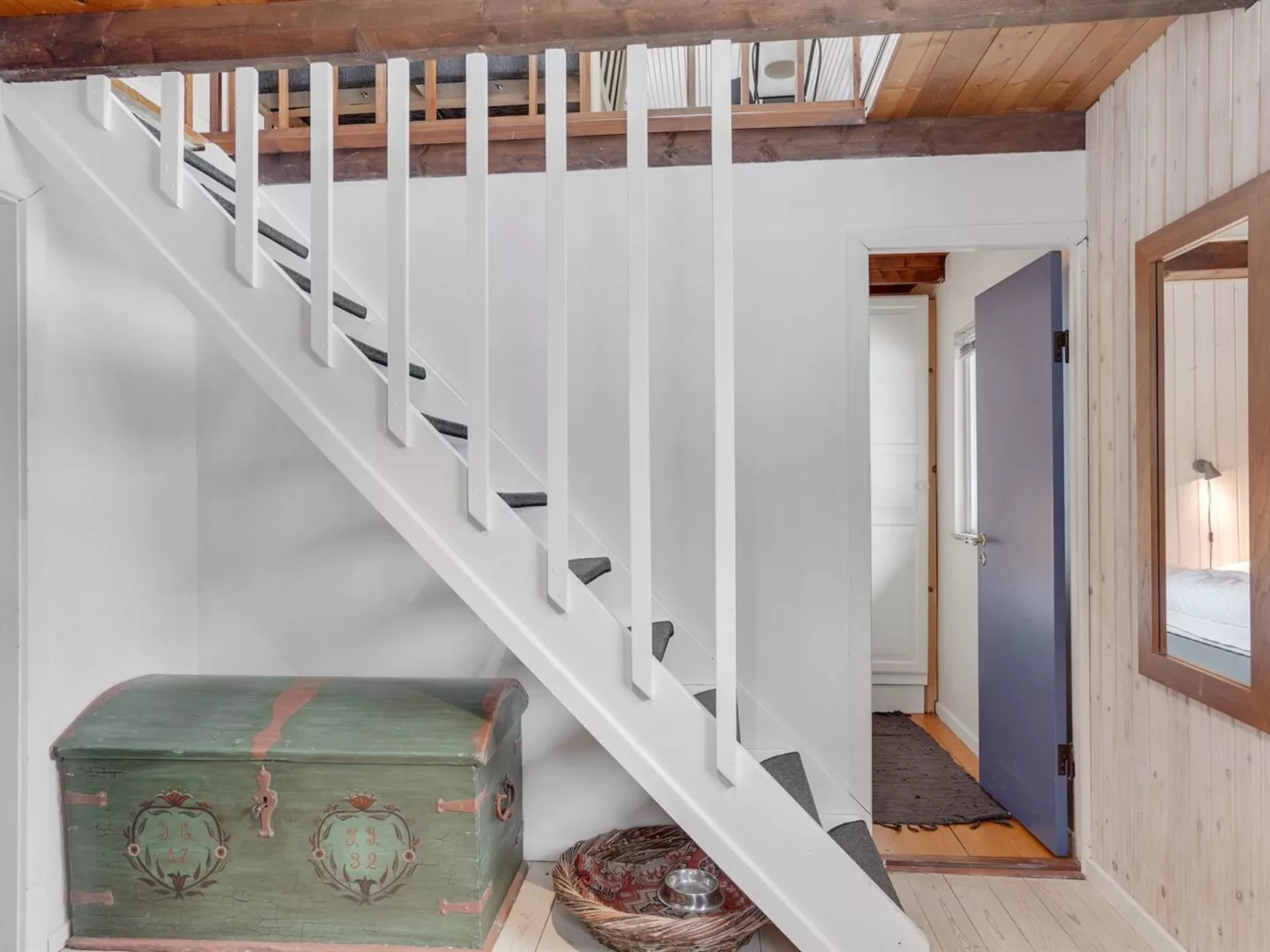 "Bendine" - 100m to the fjord-Dedans