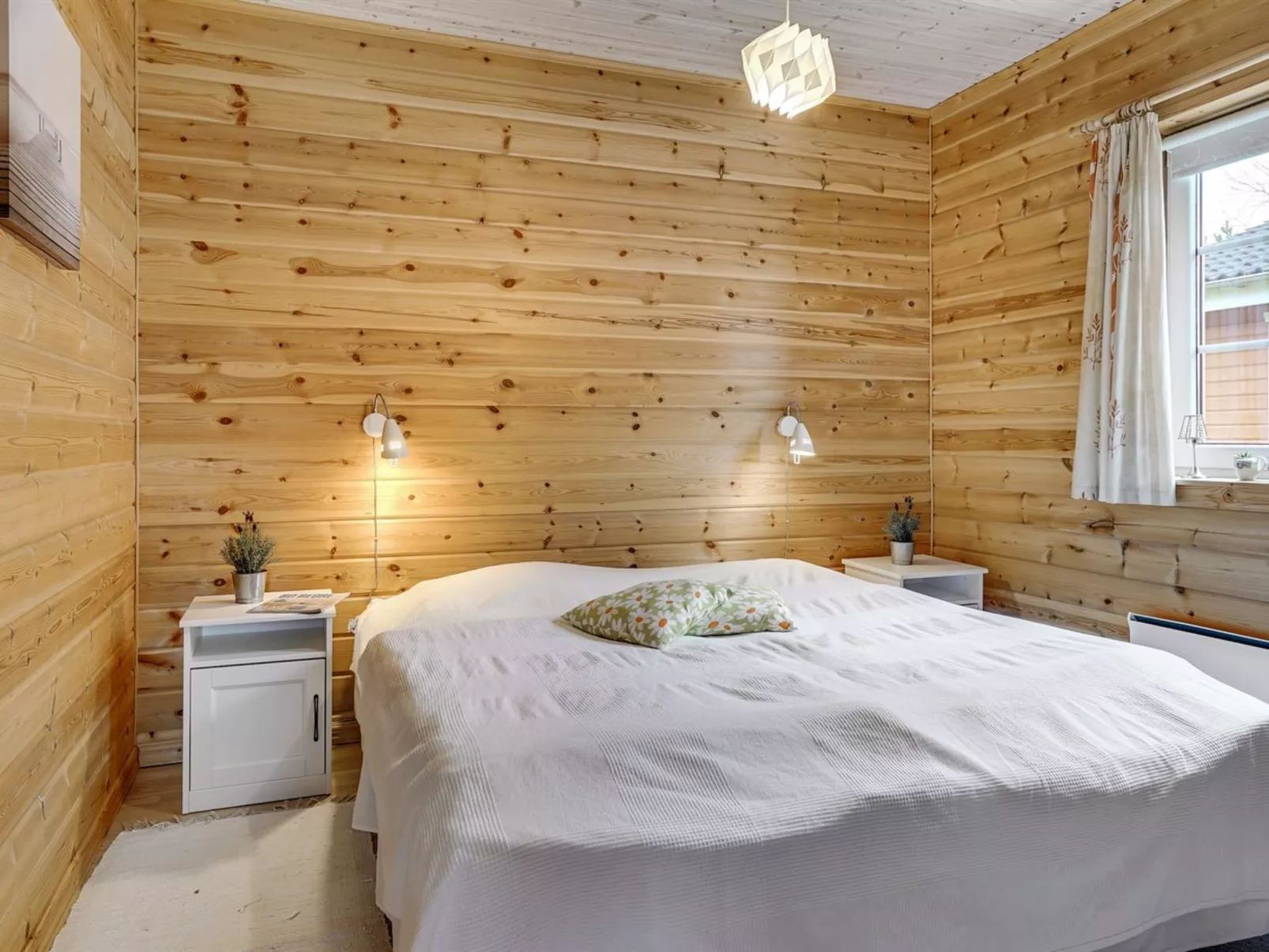 "Goti" - 1km to the fjord-Drinnen