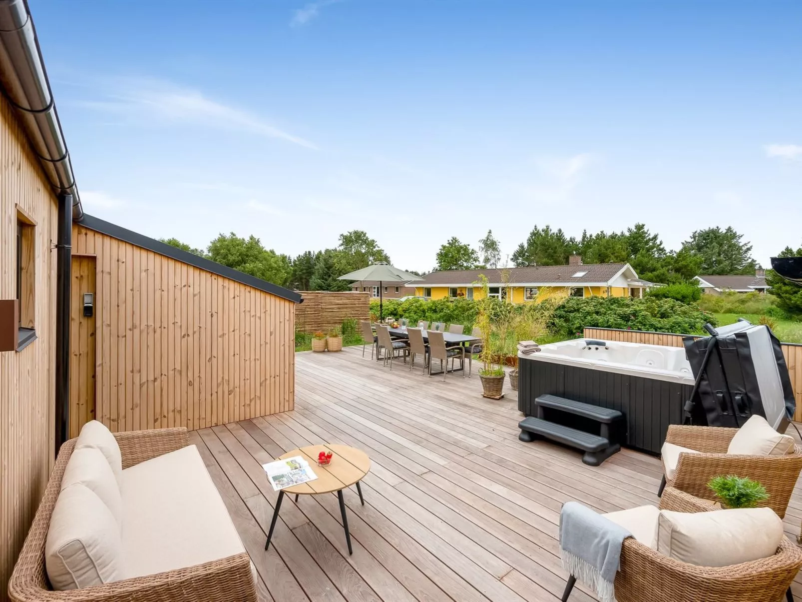 "Gunny" - 500m to the fjord-Draußen