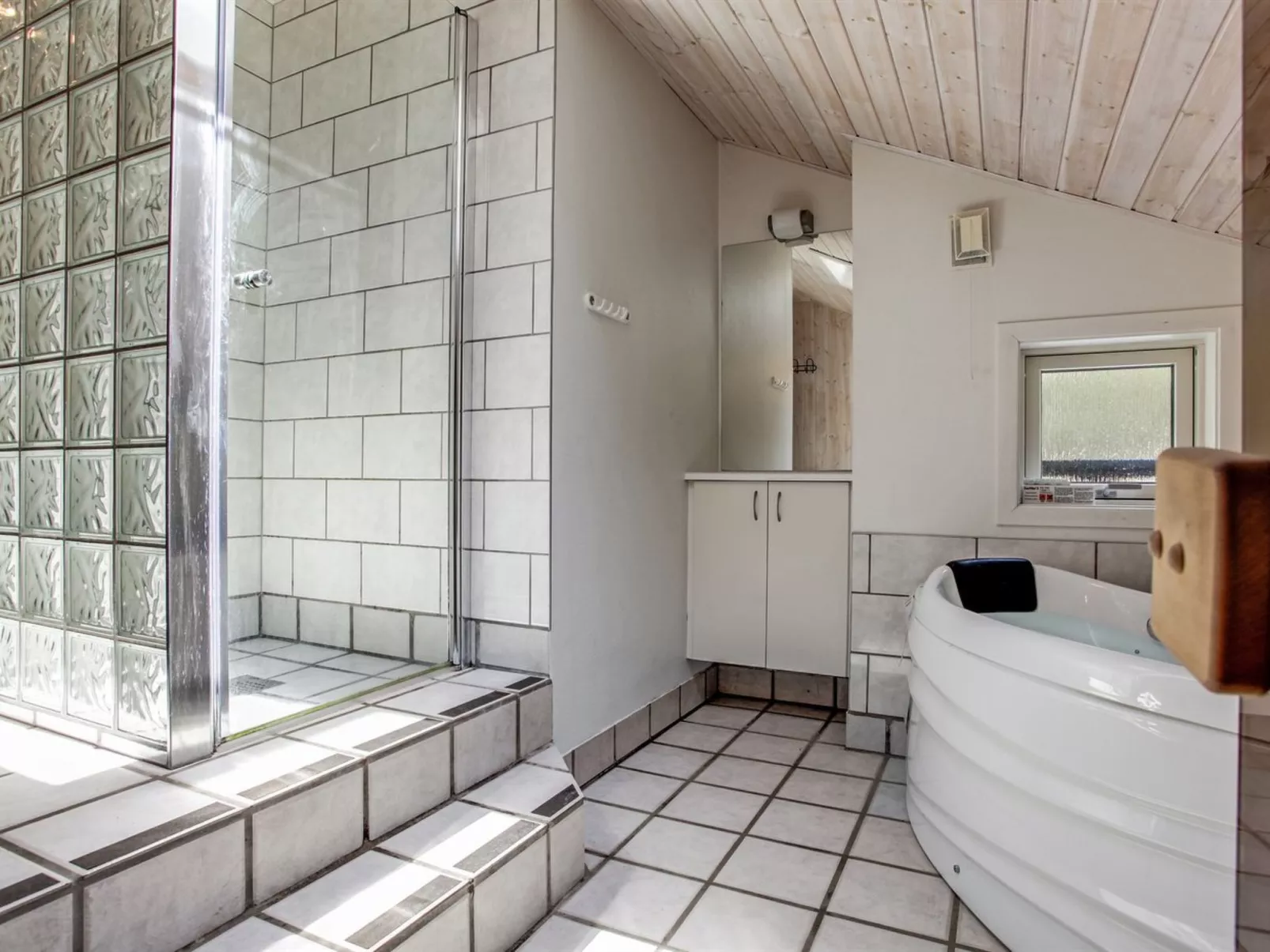 "Sylvia" - 900m from the sea-Inside