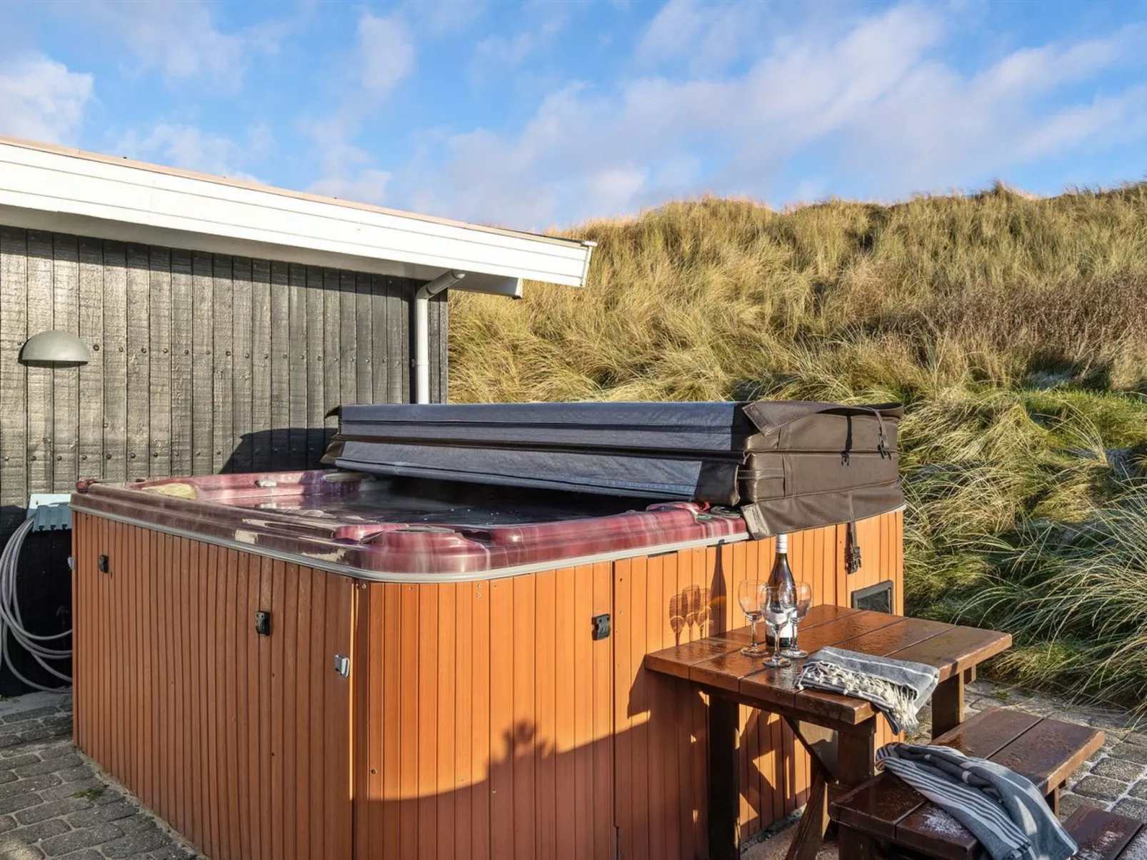 "Assa" -  from the sea-Inside