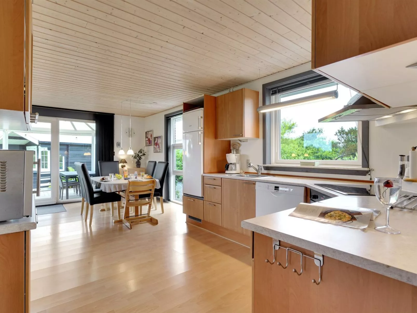 "Ørger" - 400m to the fjord-Dedans