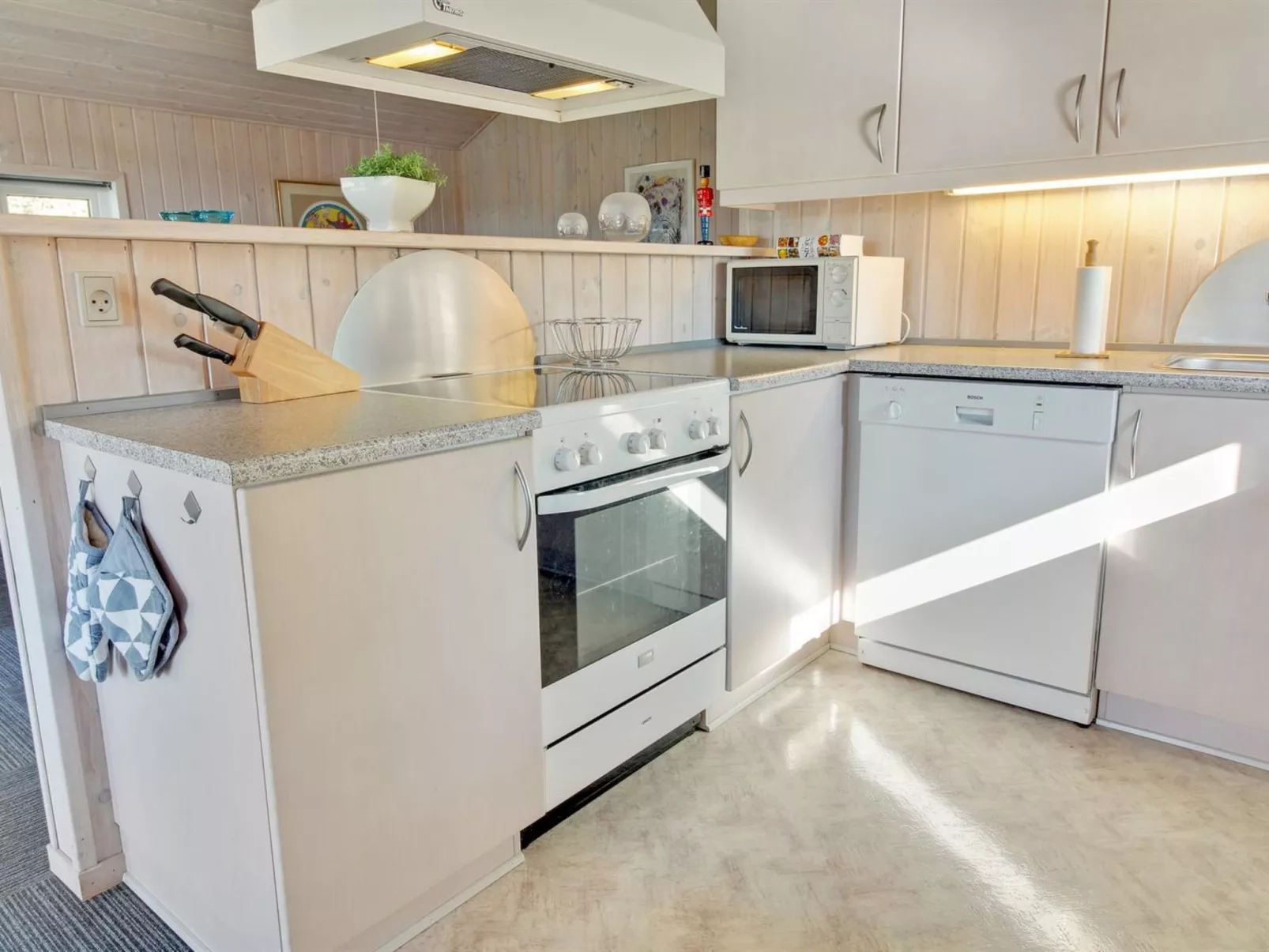 "Kody" - 350m to the fjord-Inside