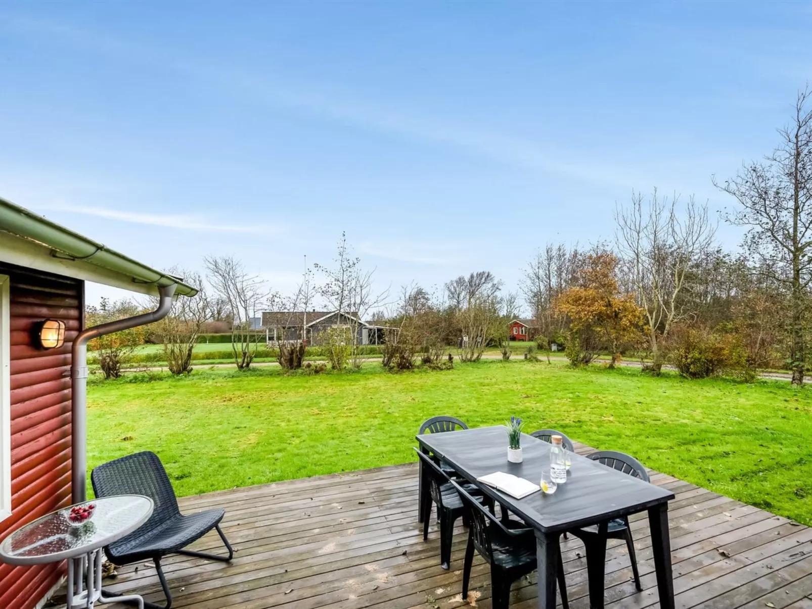 "Scarlet" - 400m to the fjord-Dehors