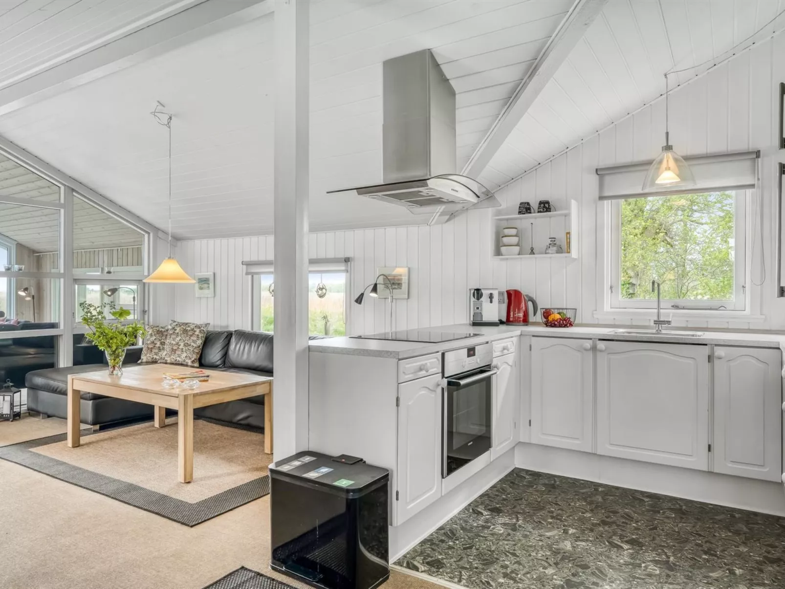 "Eske" - 200m to the fjord-Inside