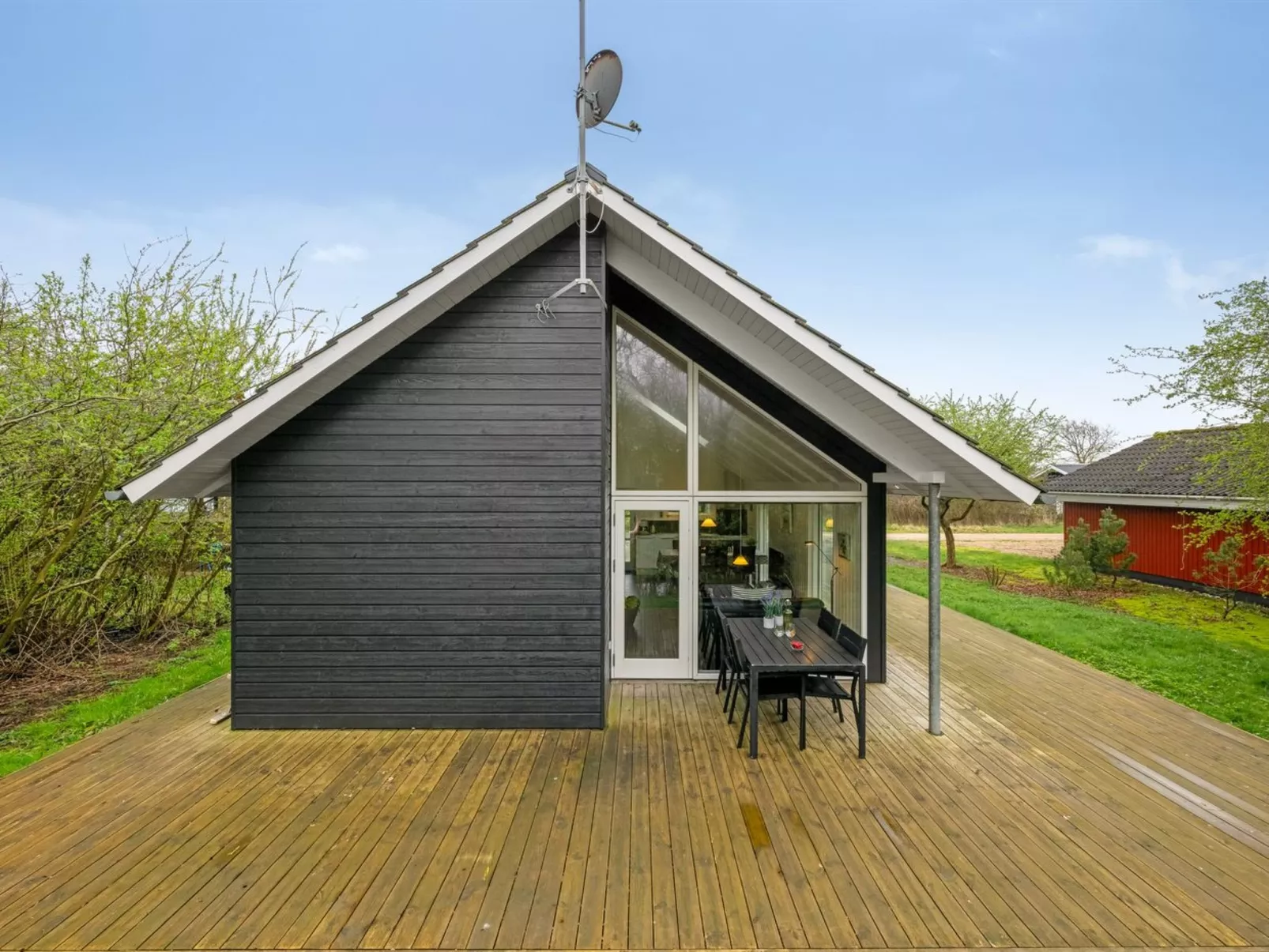 "Ketilbiorn" - 1.2km to the fjord-Outside