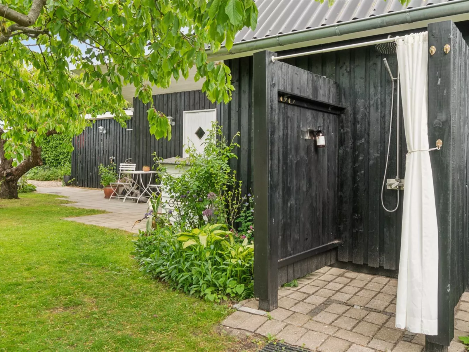 "Varma" - 25m from the sea-Draußen