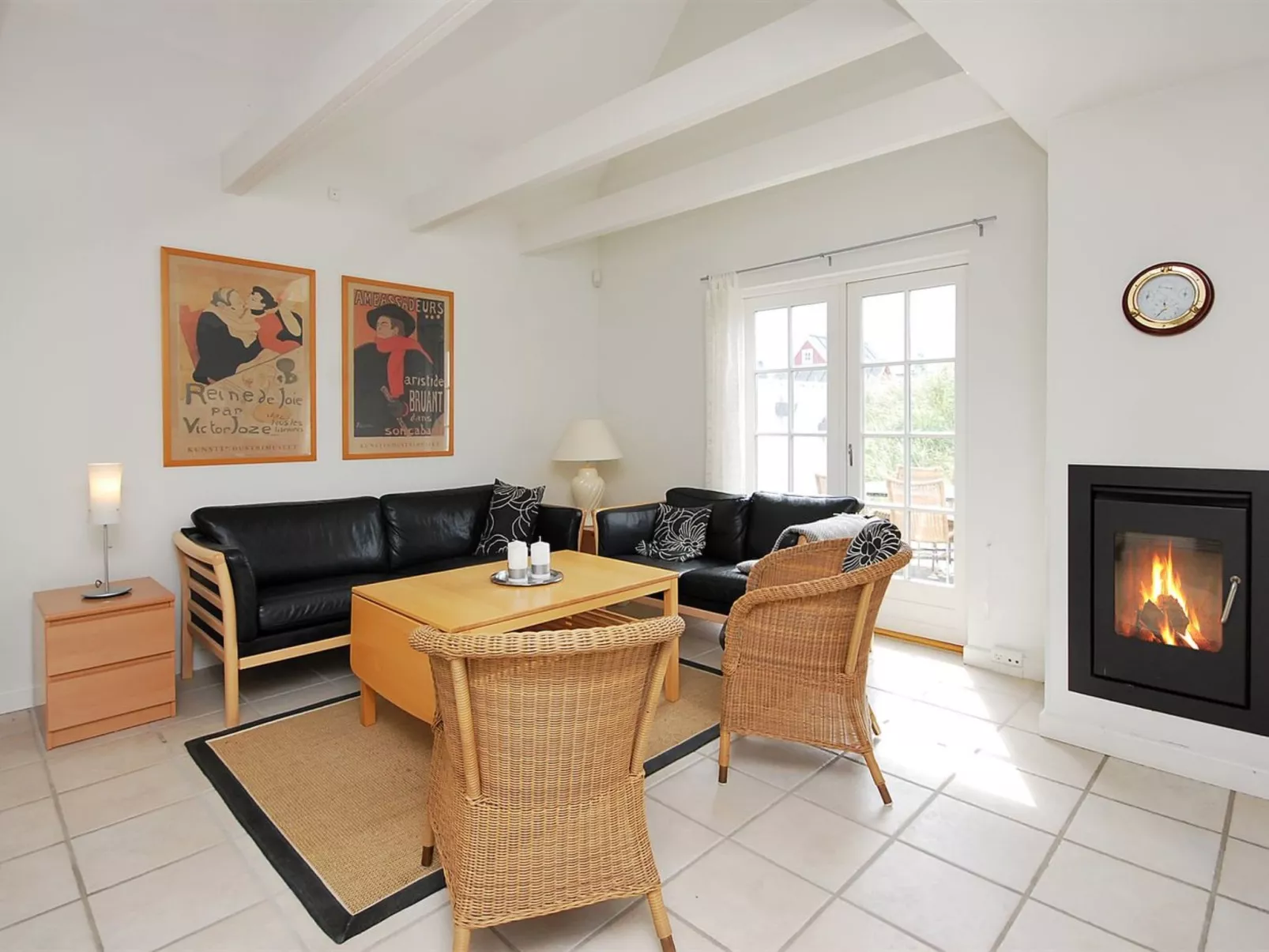 "Alita" - 1.2km from the sea-Drinnen