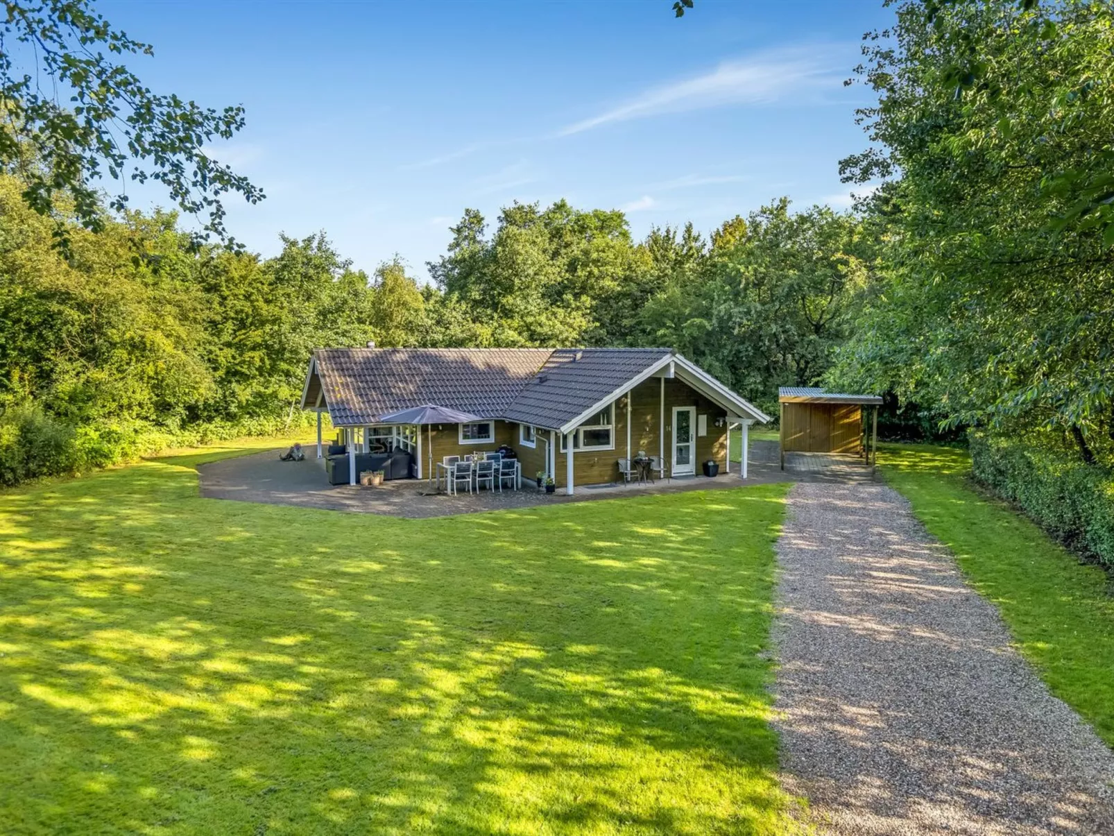 "Kaare" - 34.2km from the sea-Outside