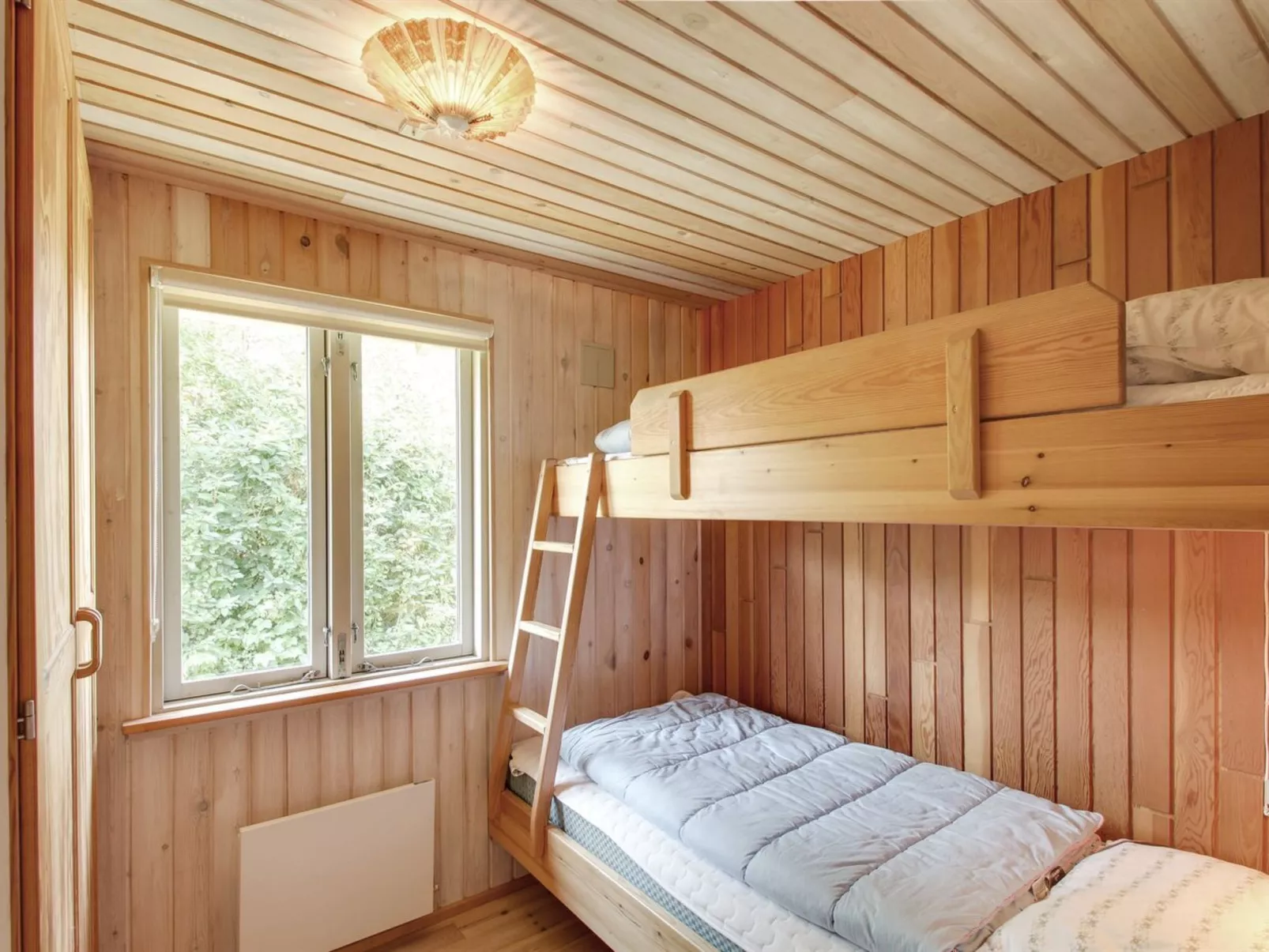 "Jaane" - 650m to the fjord-Dedans