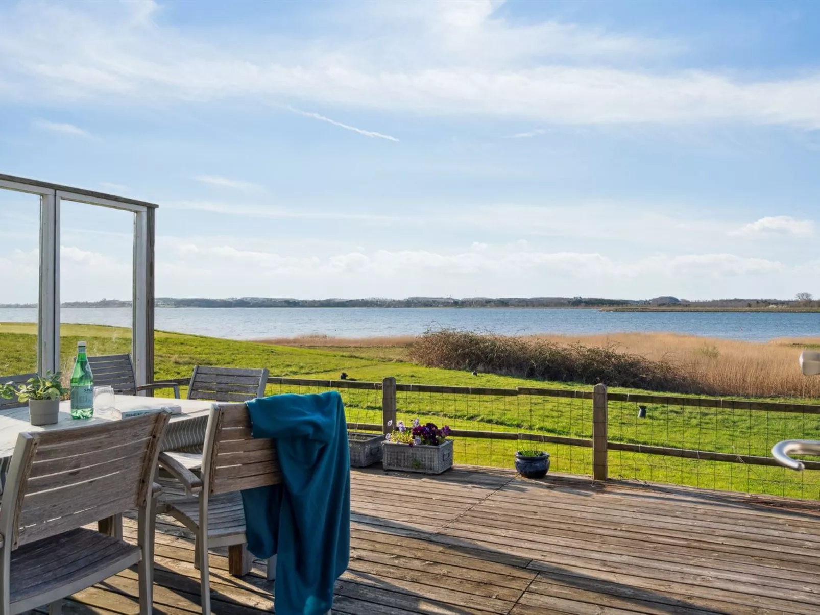 "Velika" - 25m to the fjord-Outside