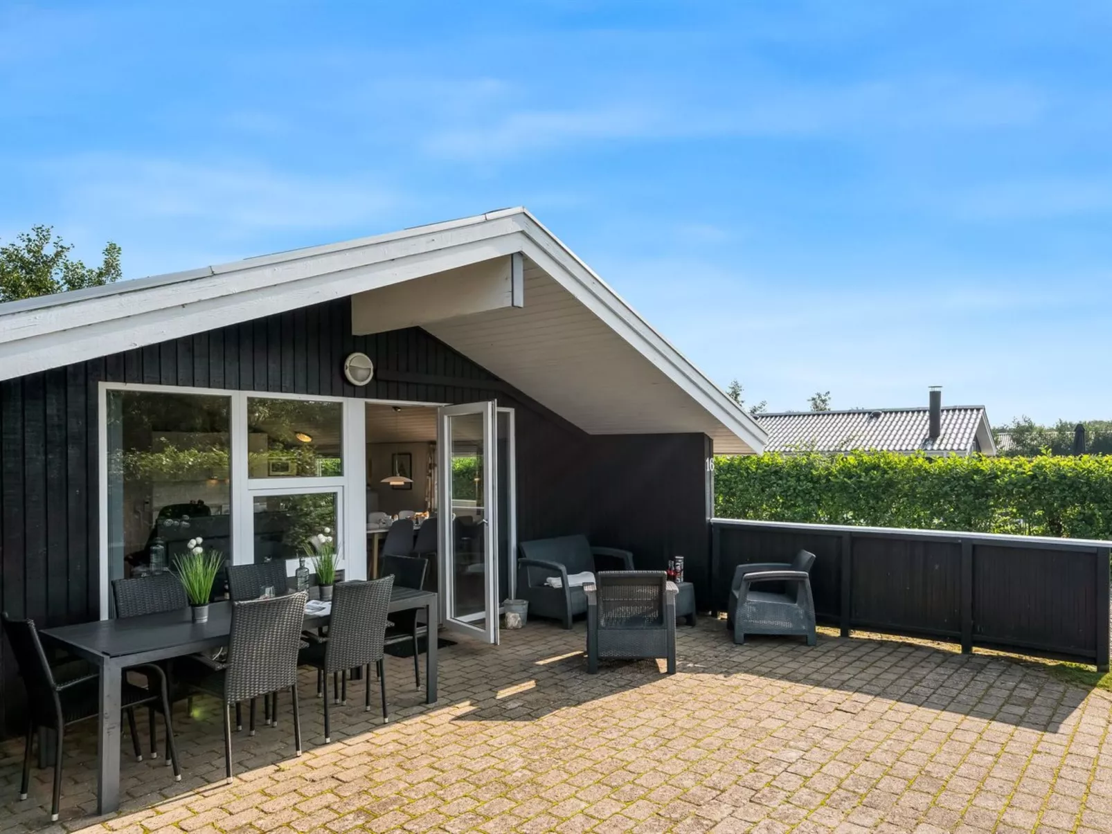 "Robertha" - 800m to the fjord-Dehors