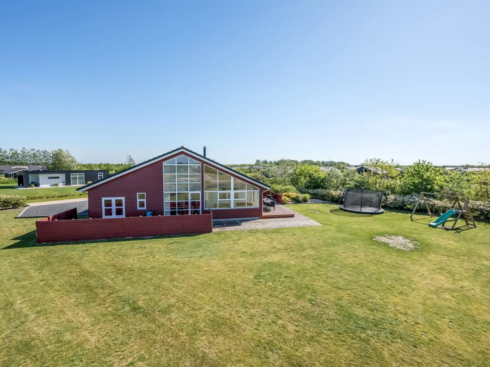 "Hedevig" - 800m to the fjord-Outside