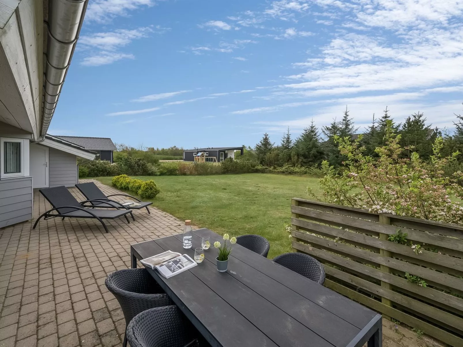 "Heide" - 750m to the fjord-Outside