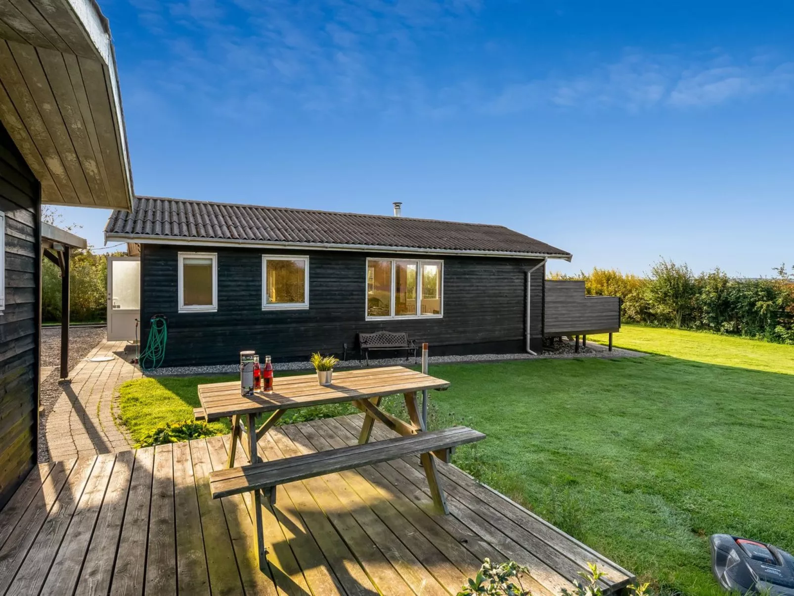 "Awer" - 300m to the fjord-Outside