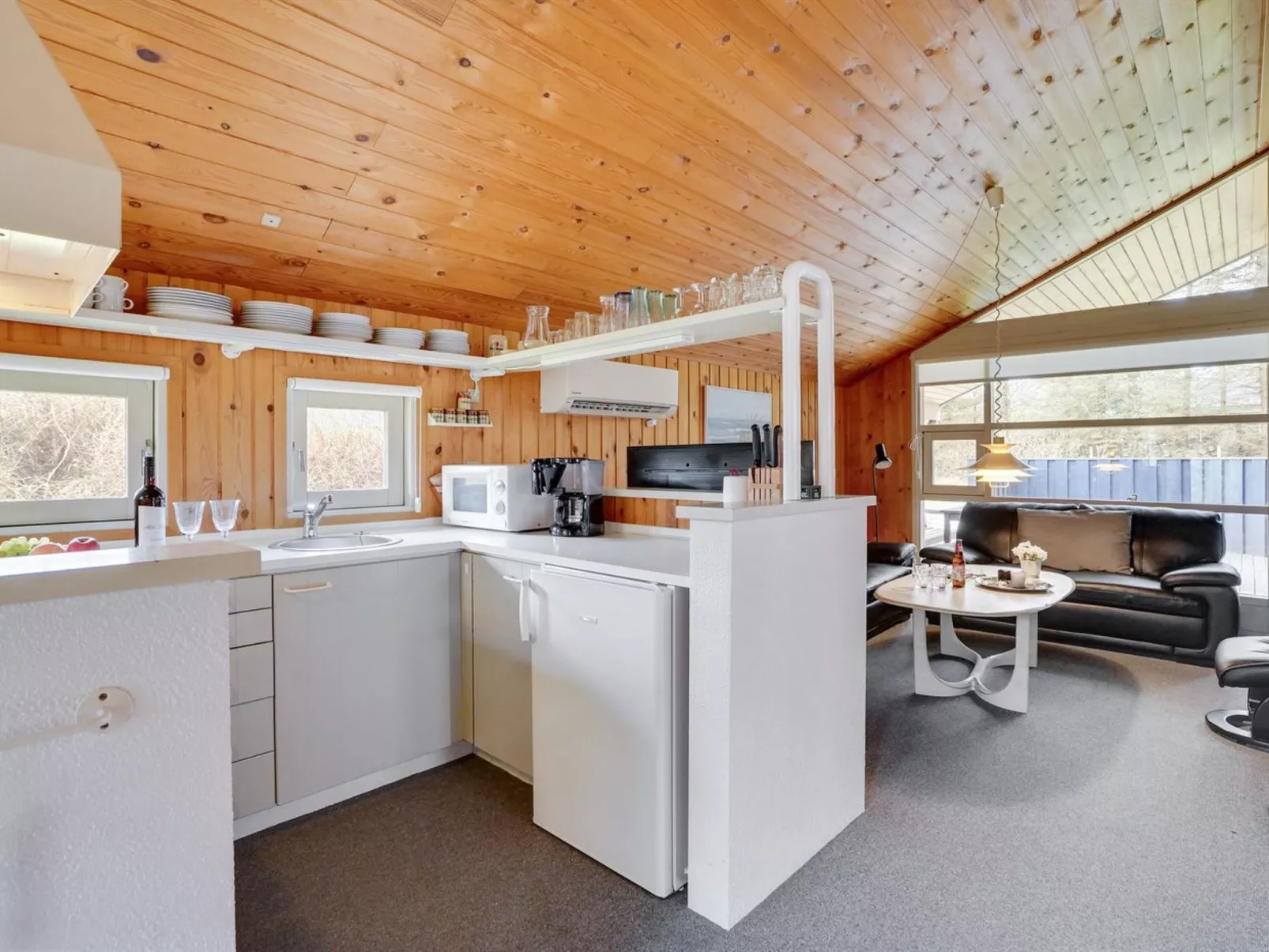 "Alwin" - 2.5km from the sea-Inside