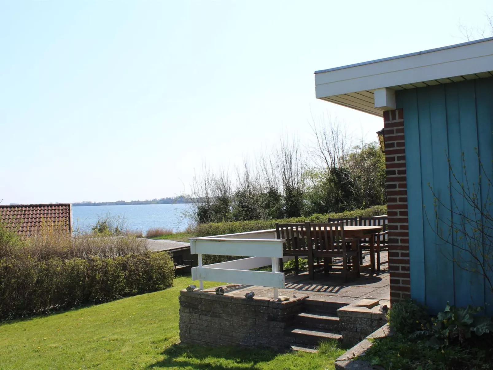 "Tekla" - 70m to the fjord-Outside