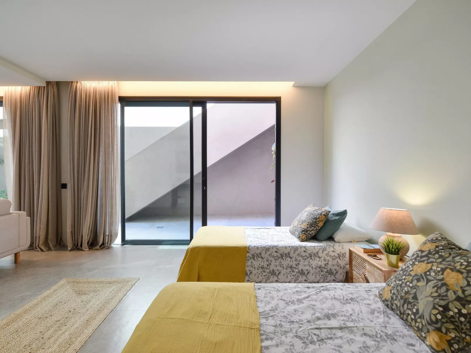 Almadies Tauro - Inside