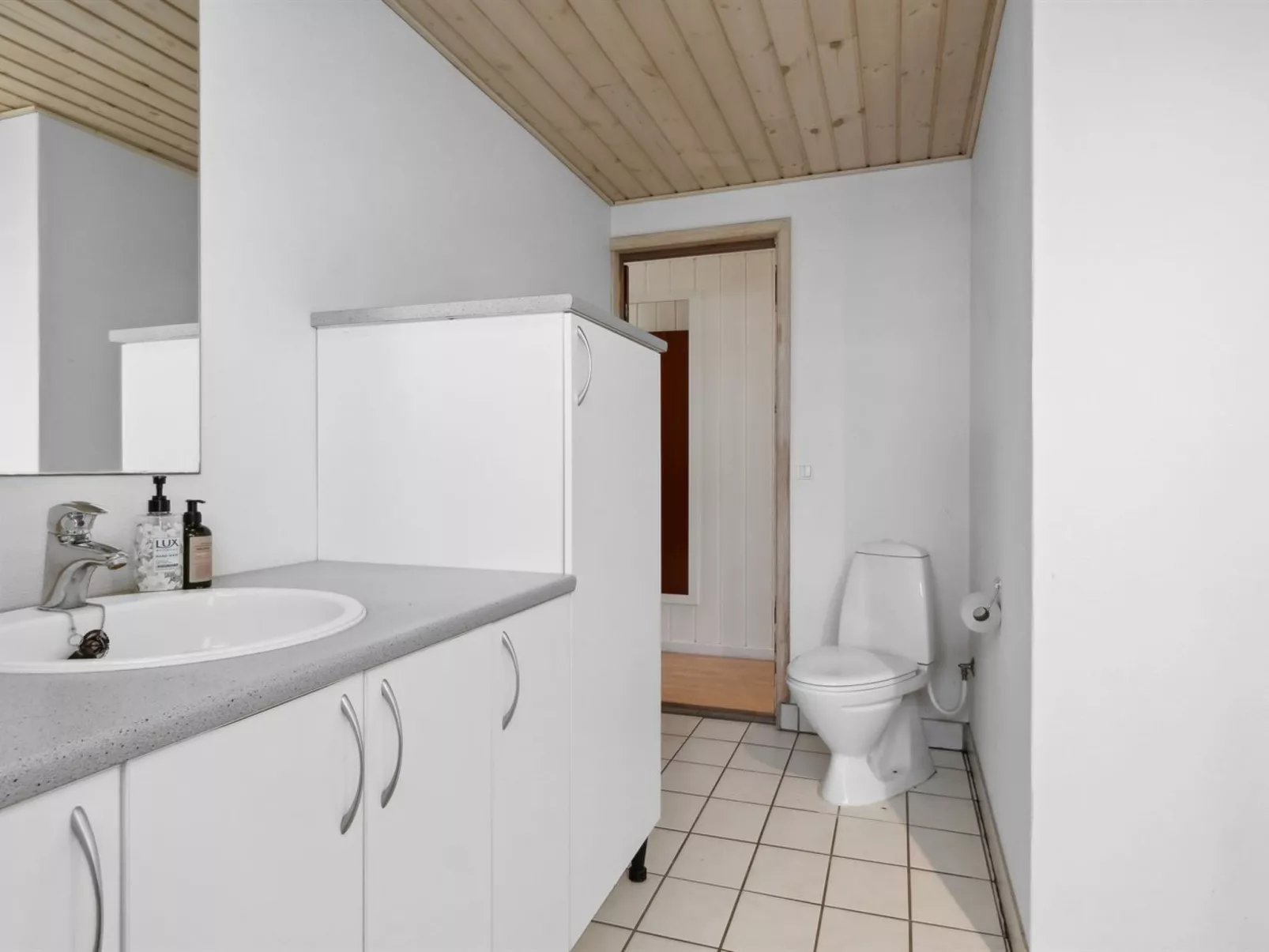 "Anya" - 600m from the sea-Inside