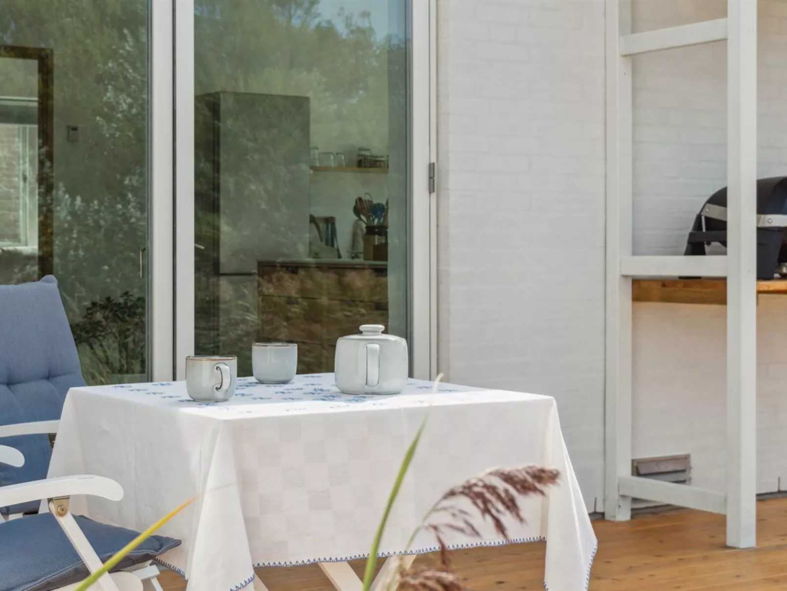 "Yakari" - 1km from the sea-Outside