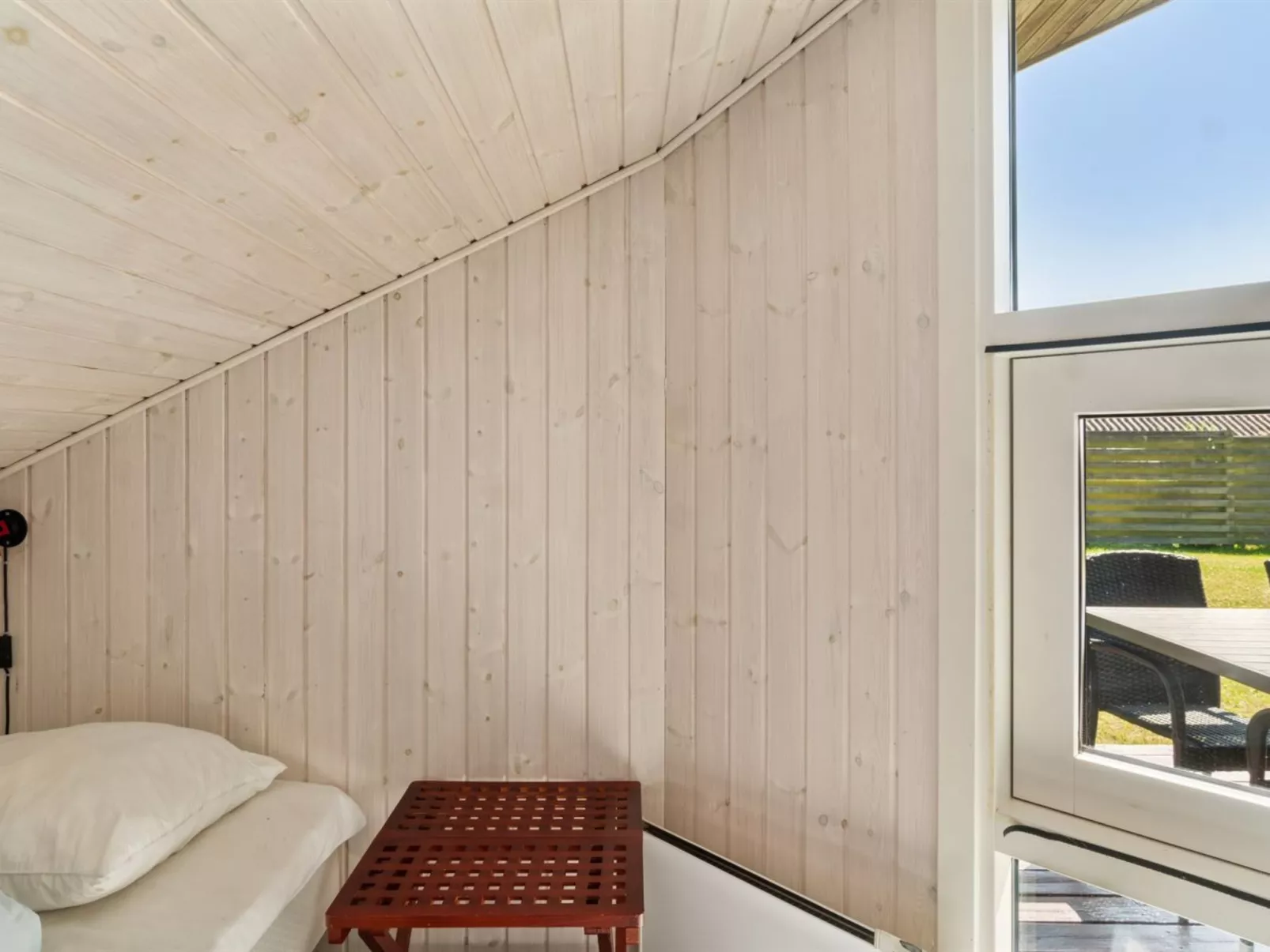 "Thrym" - 200m from the sea-Inside