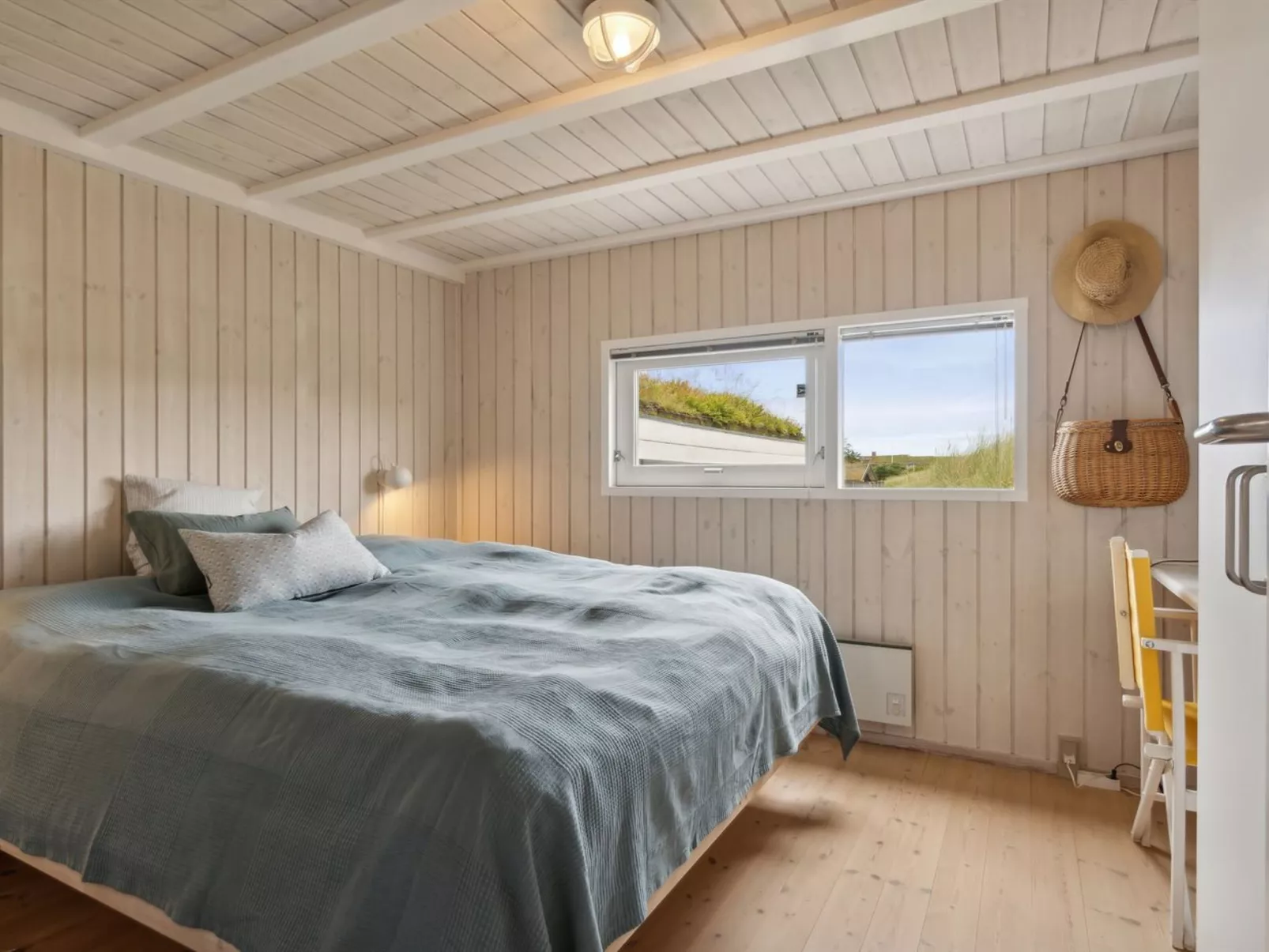 "Hrefna" - 500m from the sea-Inside