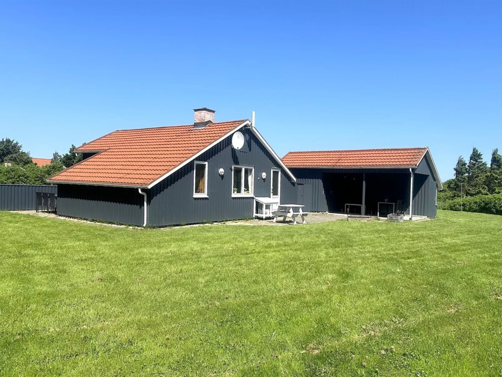 "Frellef" - 491m from the sea-Outside