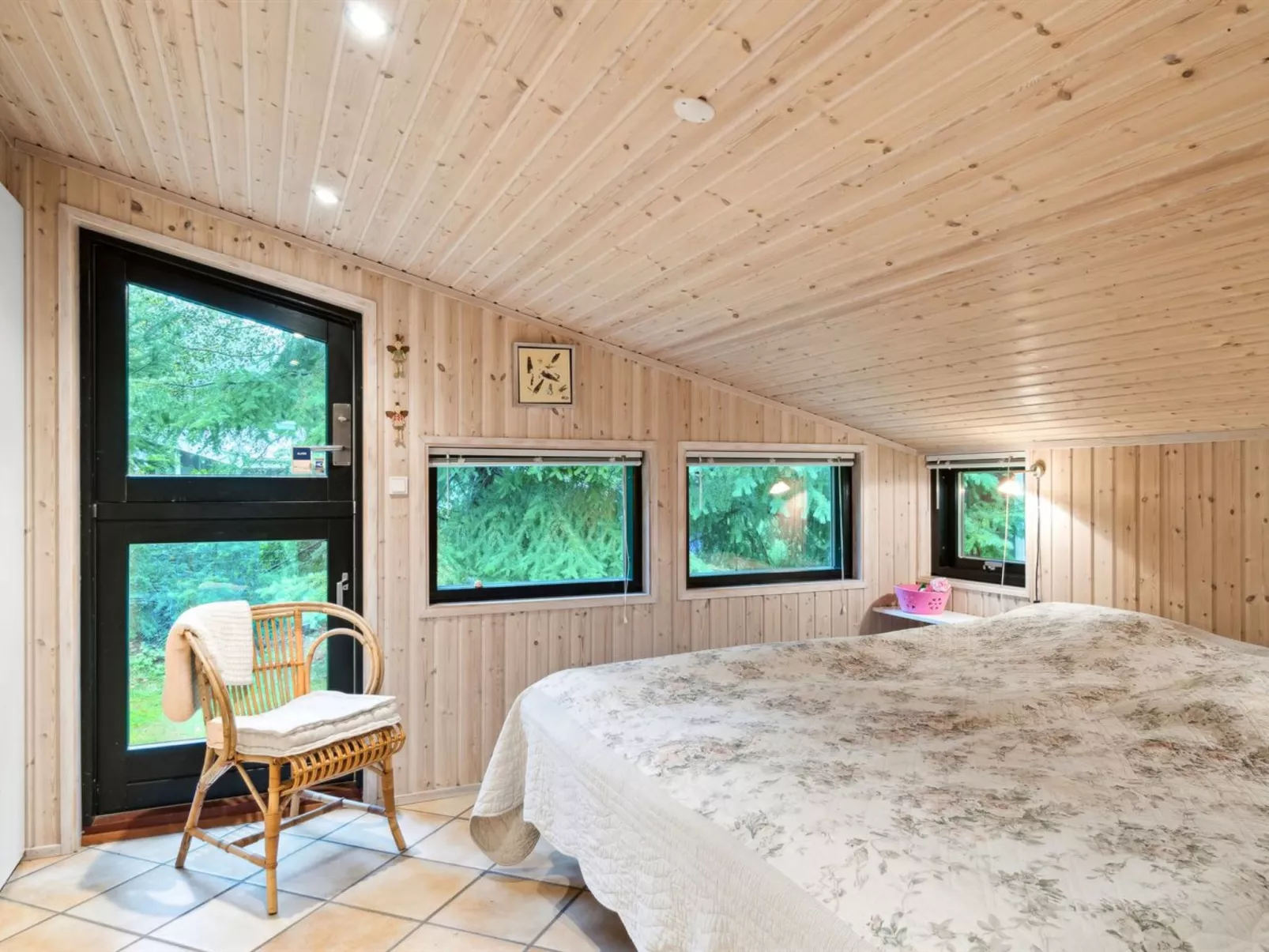 "Aiko" - 375m from the sea-Inside