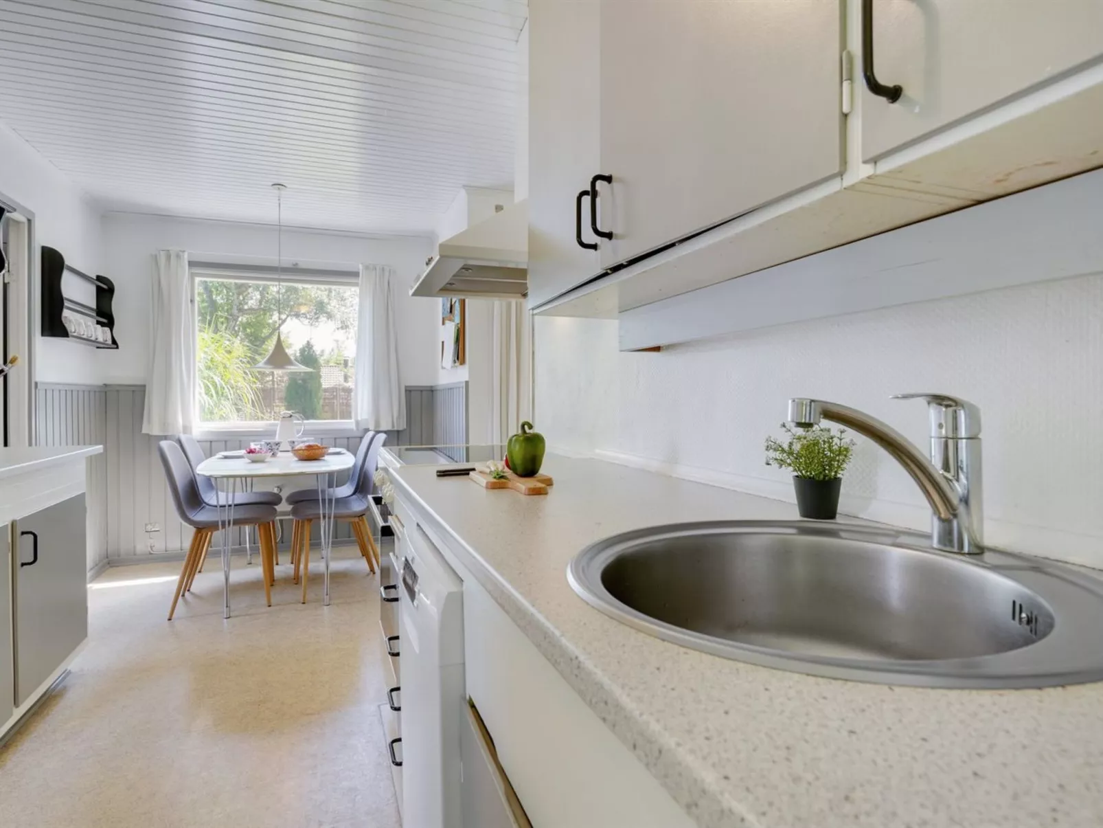 "Harri" - 700m from the sea-Inside