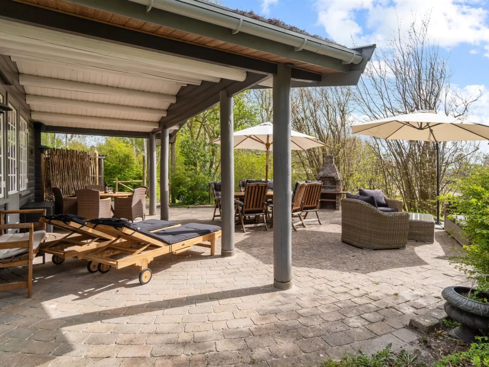 "Till" - 1.6km from the sea-Dehors