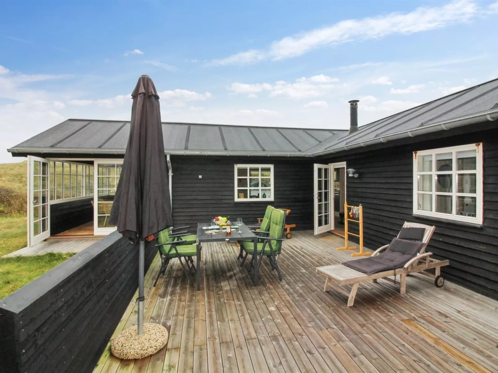 "Merina" - 150m from the sea-Outside