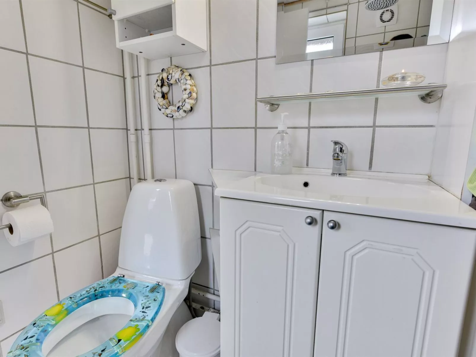 "Annelisa" - 200m to the fjord-Inside