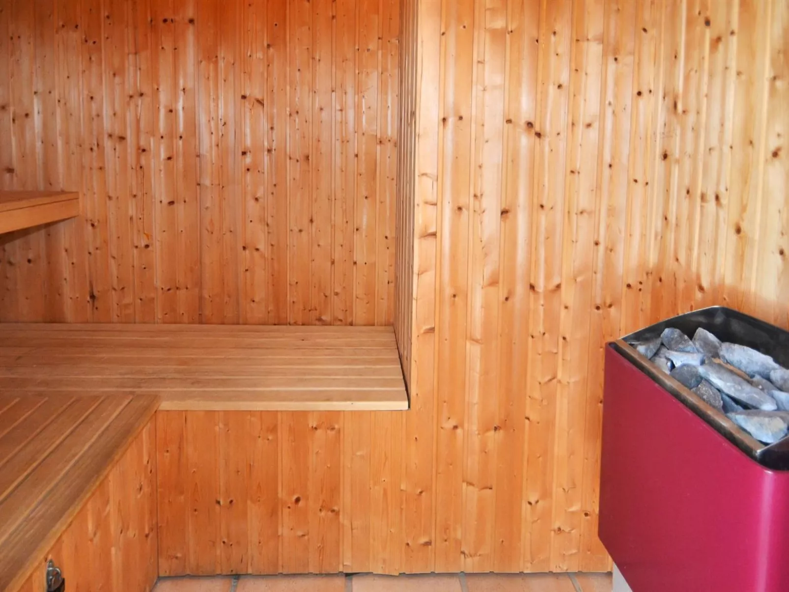 "Hunno" - 3km from the sea-Inside