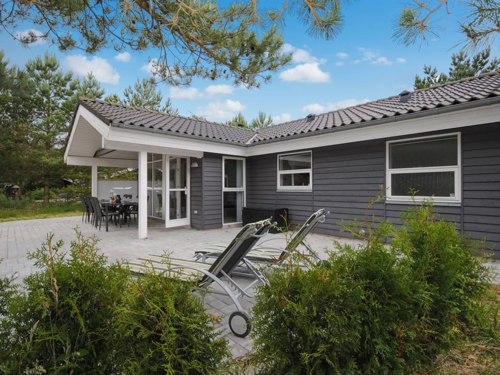 "Tamika" - 950m from the sea-Outside