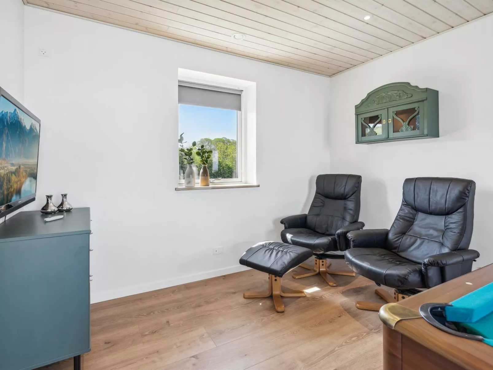 "Ika" - 450m from the sea-Inside