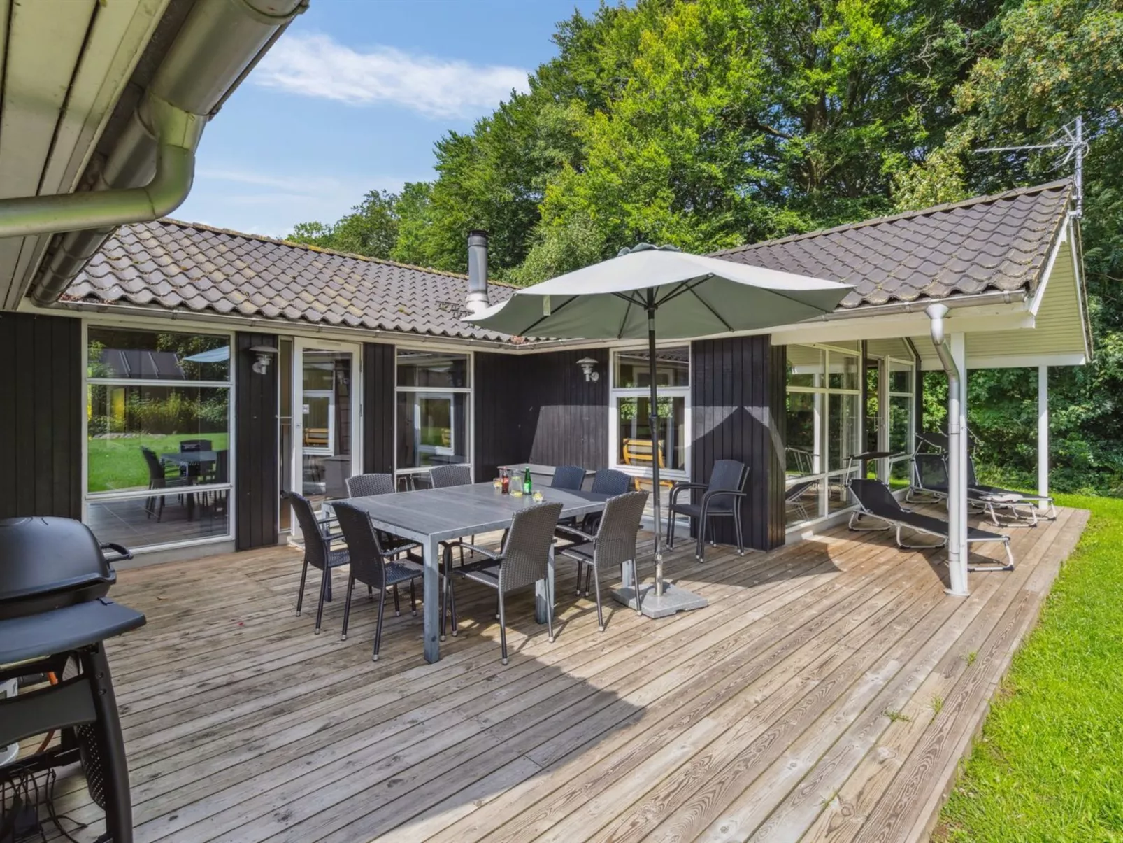 "Edin" - 150m from the sea-Outside