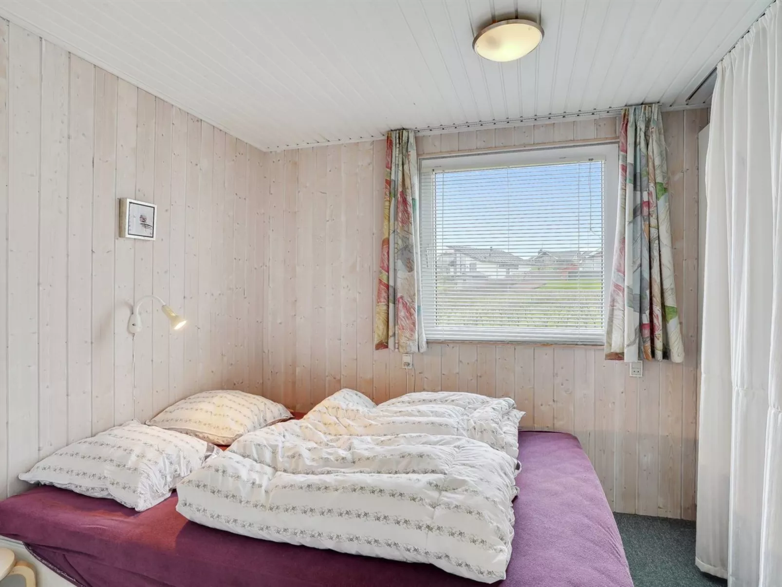 "Ormar" - 100m to the fjord-Drinnen