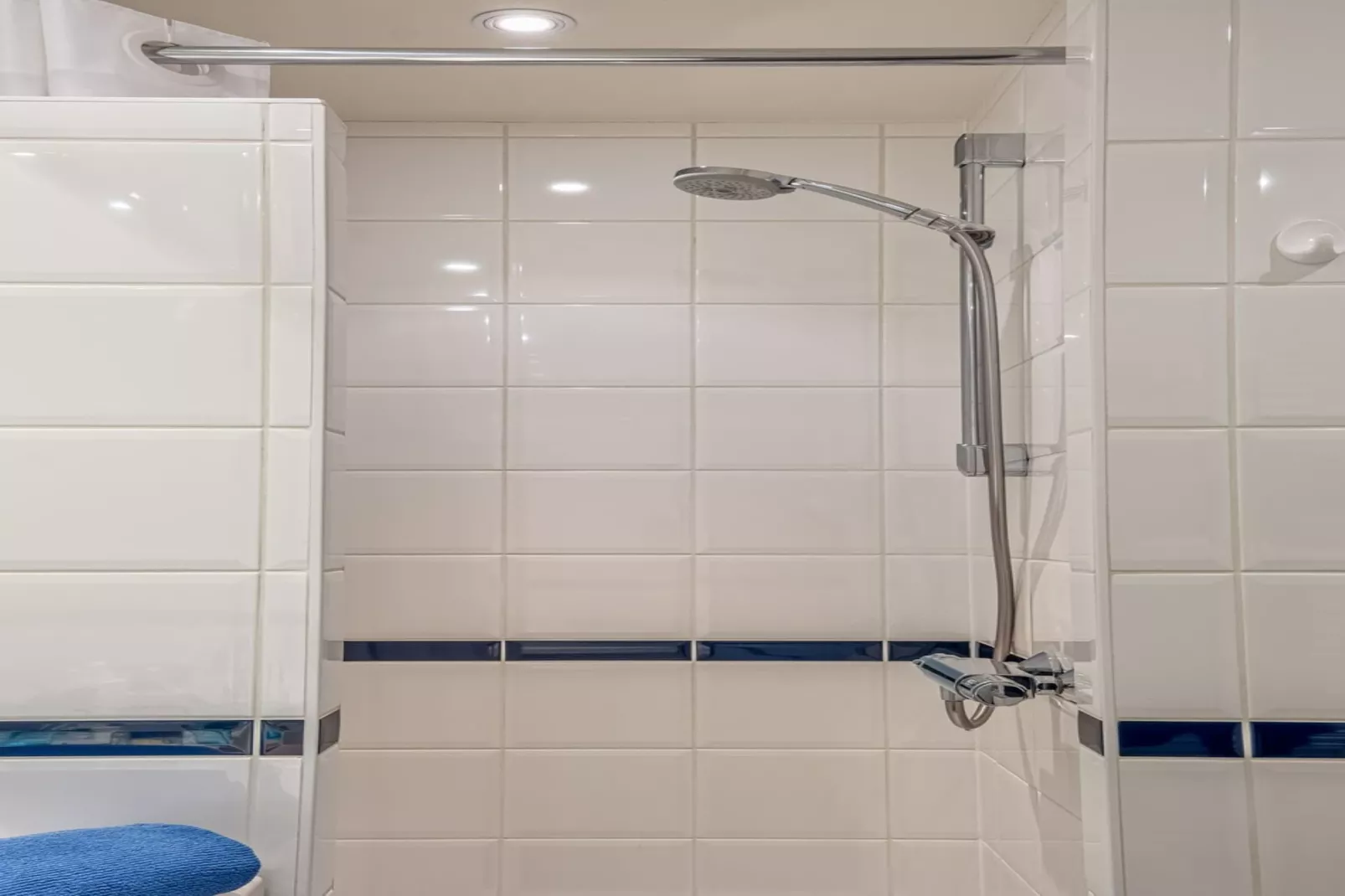 Manderley 0304-Bathroom