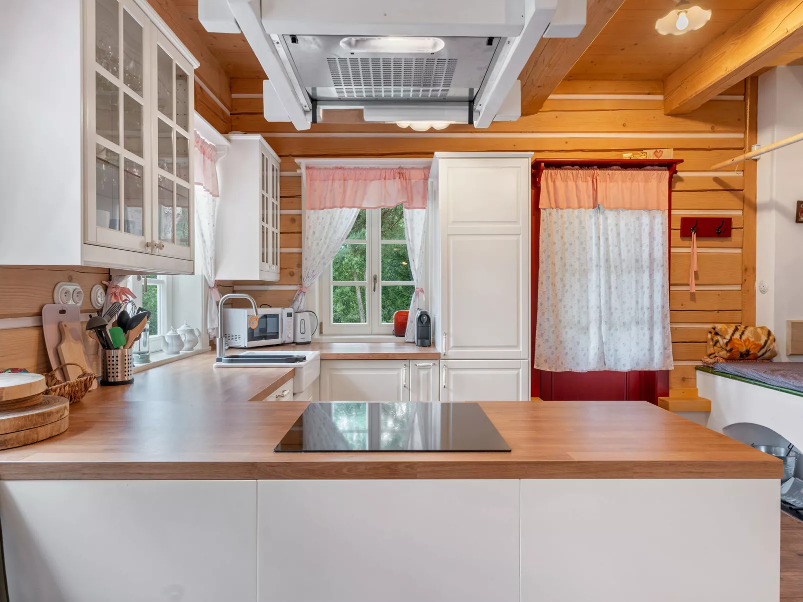 Roubenka Maleč-Inside