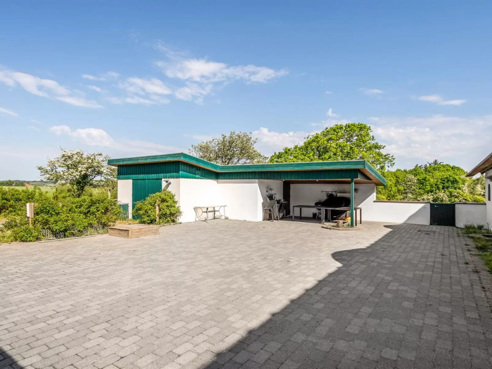 "Annli" - 800m to the fjord-Outside