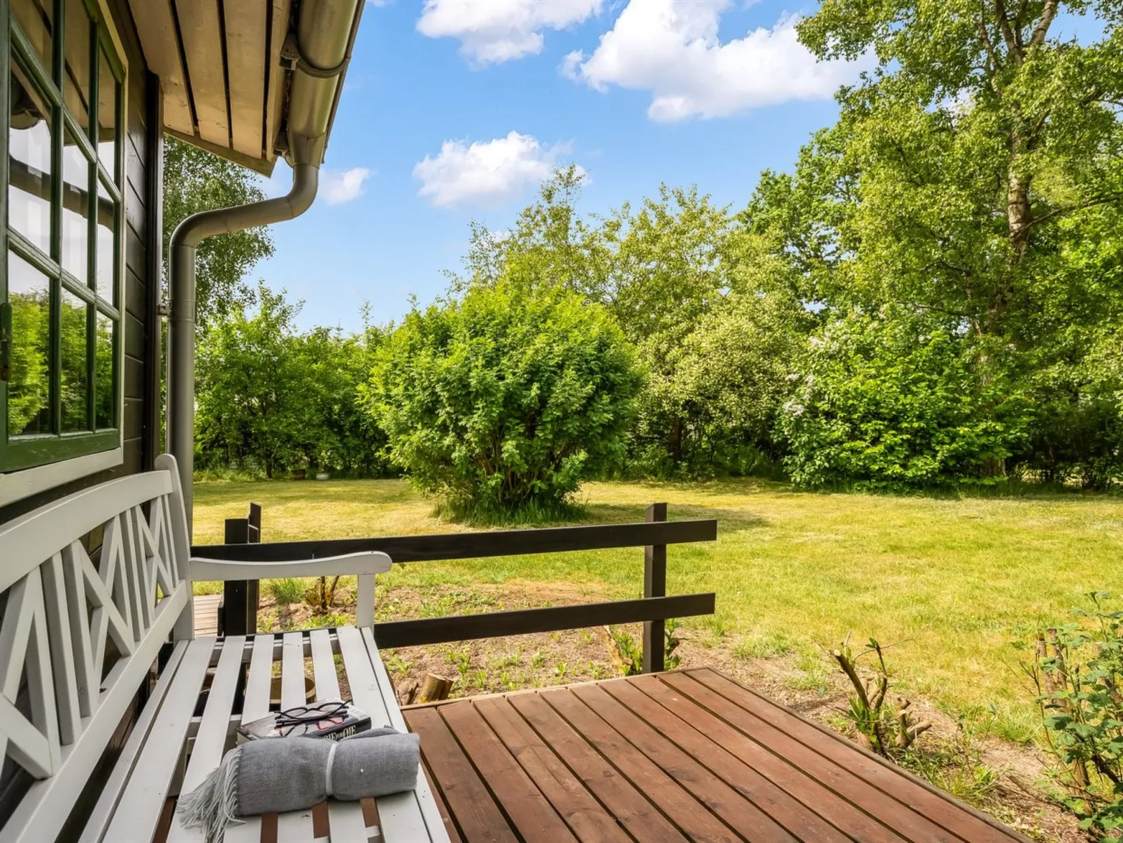 "Bonde" - 800m to the fjord-Outside