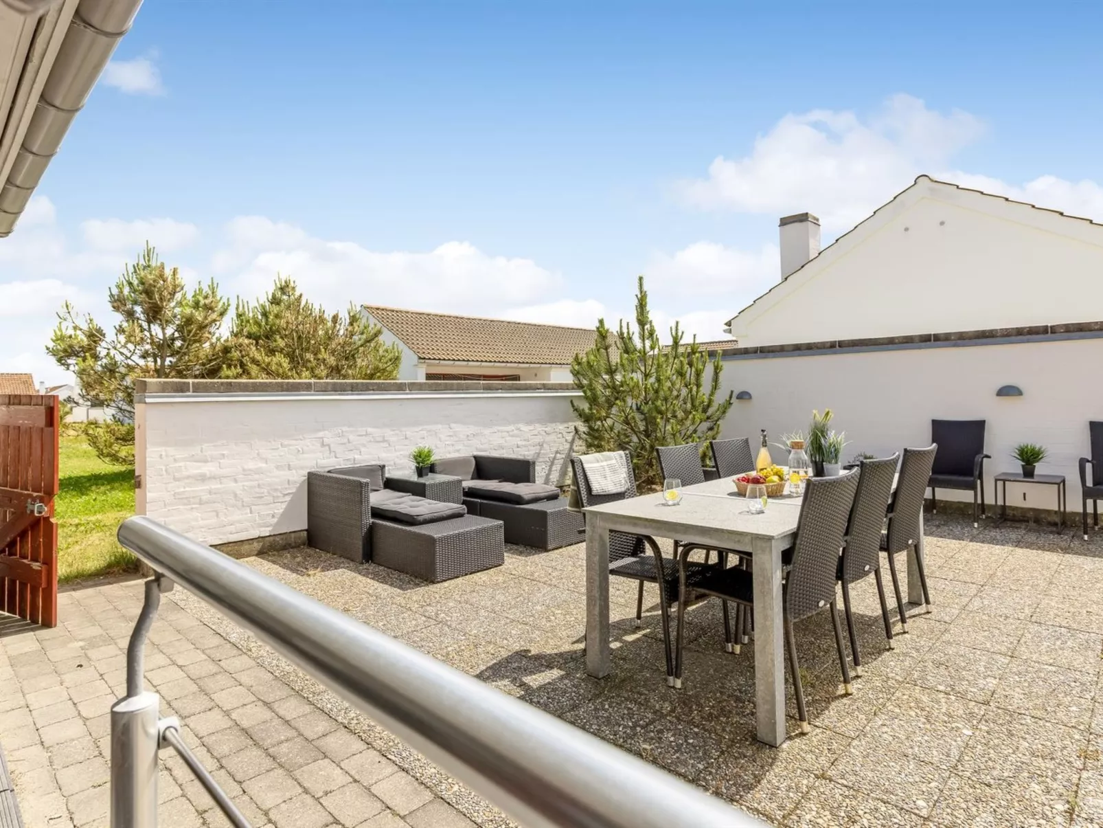 "Leny" - 900m from the sea-Outside